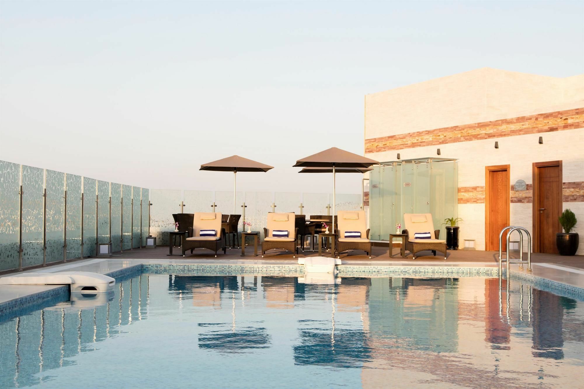 Coral Muscat Hotel And Apartments Buitenkant foto