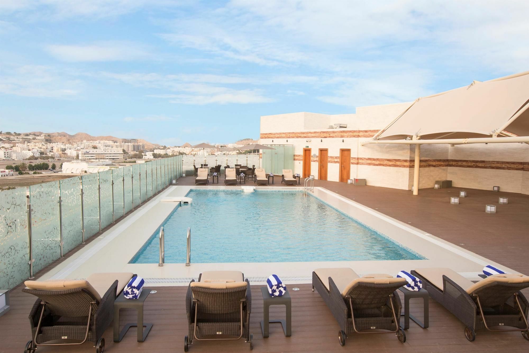 Coral Muscat Hotel And Apartments Buitenkant foto
